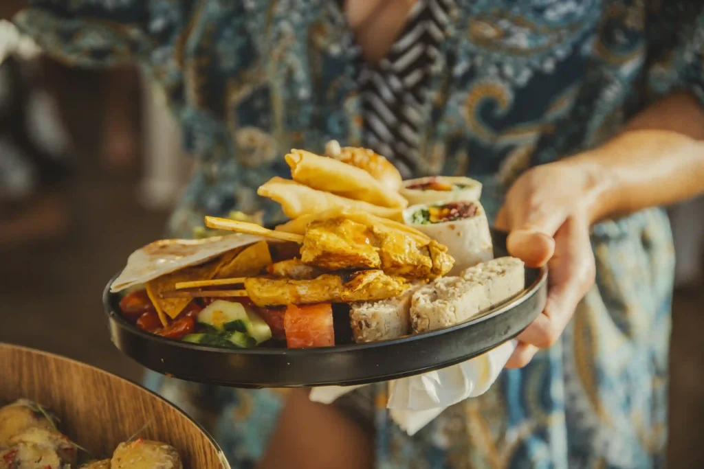 Así lucen los platillos de nuestro servicio de catering a bordo.