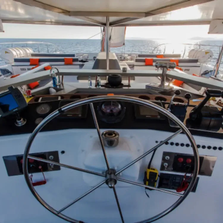 att26-catamaran-1